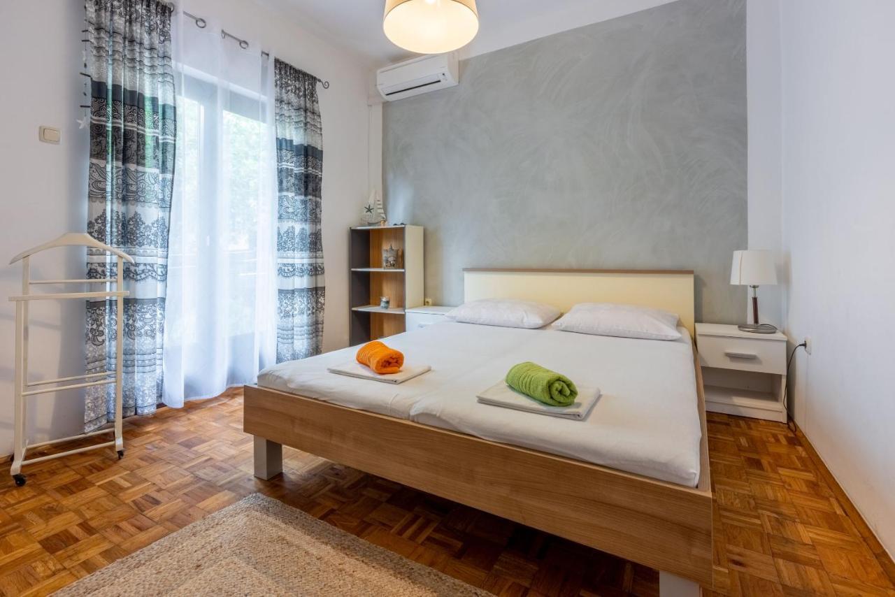 Apartment Suzy Драмаль Екстер'єр фото