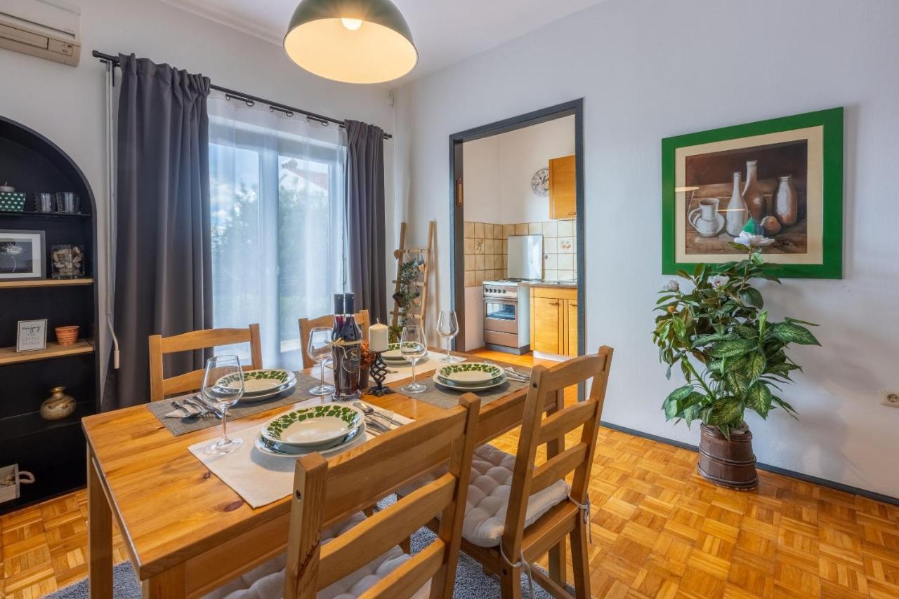 Apartment Suzy Драмаль Екстер'єр фото