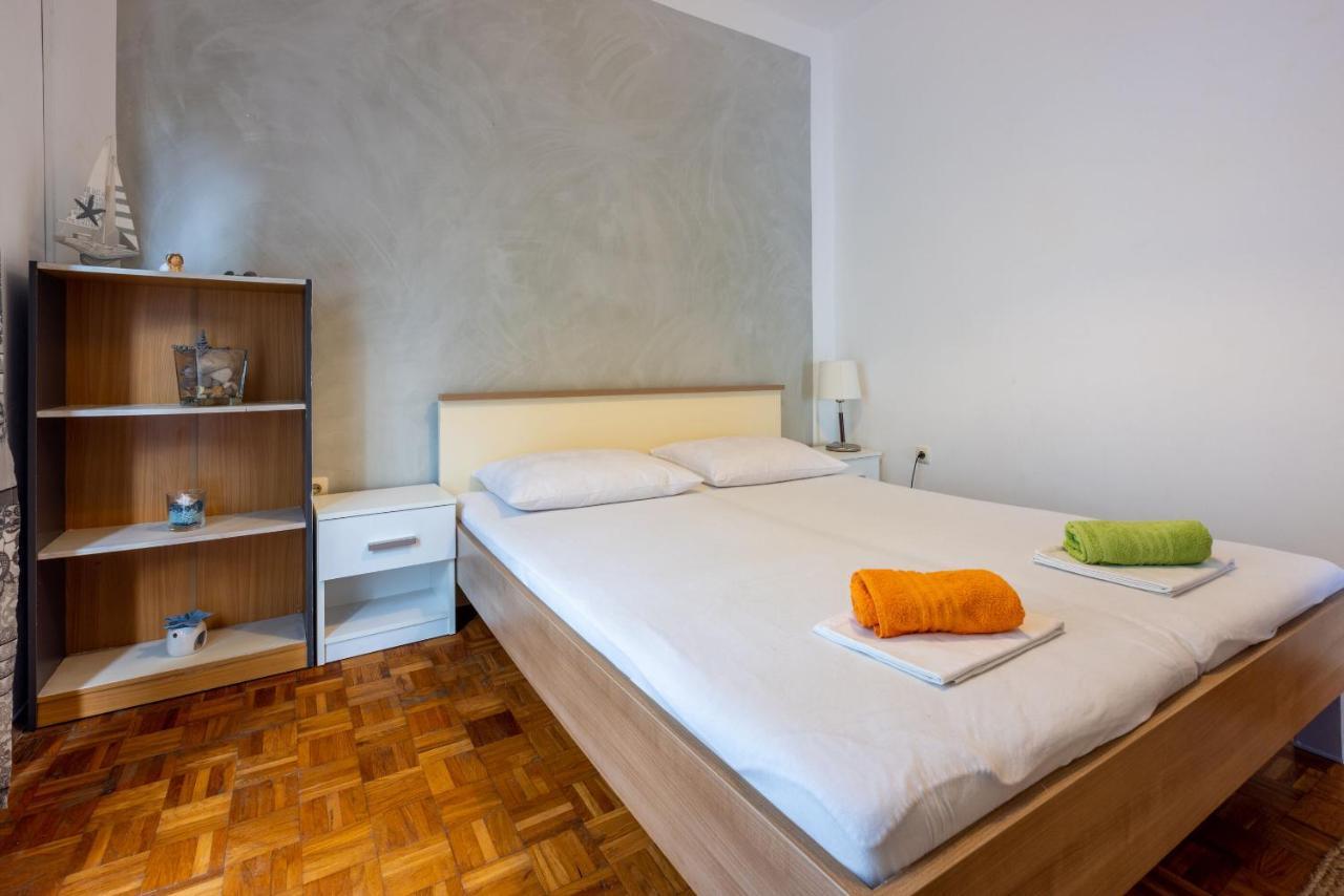 Apartment Suzy Драмаль Екстер'єр фото