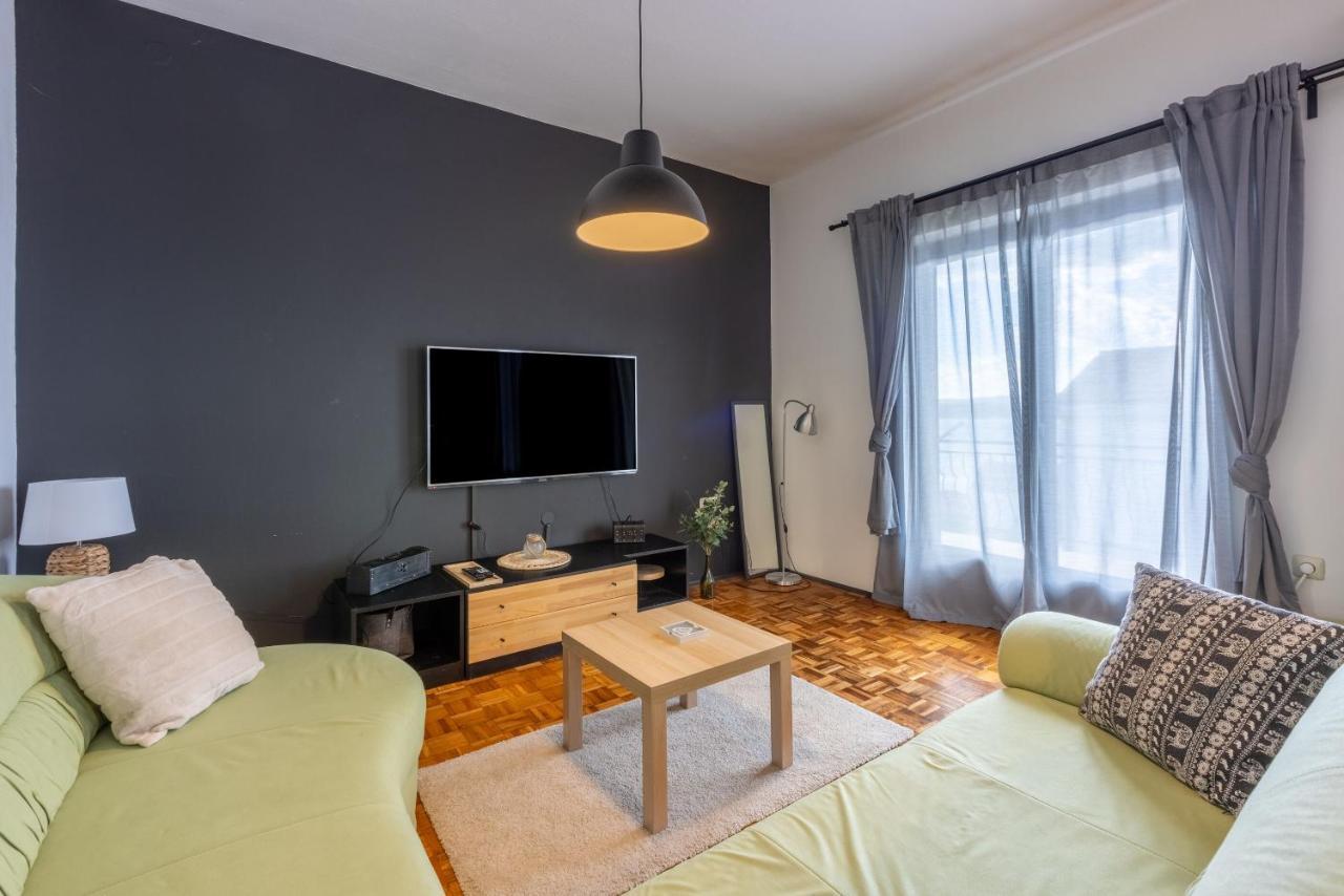 Apartment Suzy Драмаль Екстер'єр фото
